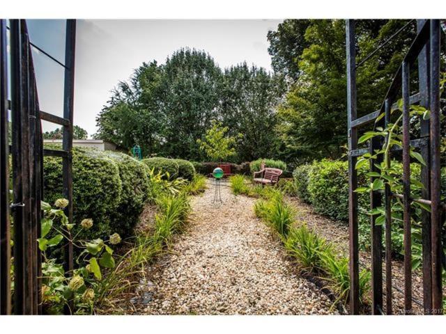 Matthews Manor Bed & Breakfast 外观 照片